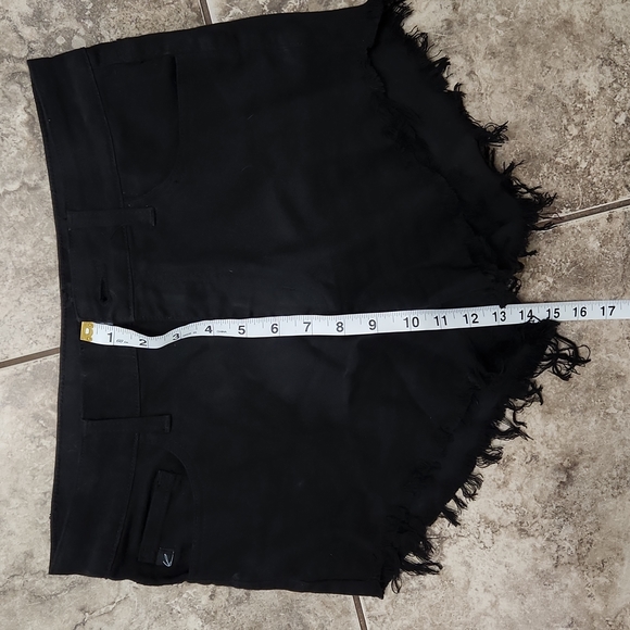 KanCan KC6033BK 9/28 Black High Rise Distressed Raw Fringe Hem Denim Shorts - Picture 4 of 5
